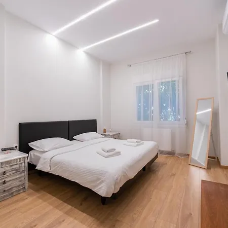 Agias Sofias Svolou Center 2 דירה