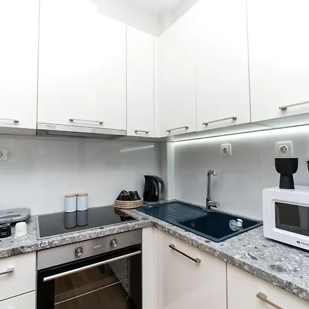 Agias Sofias Svolou Center 2 דירה *